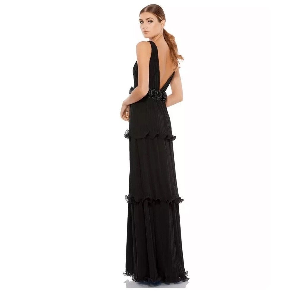 IEENA for Mac Duggal Plunge Neckline Rosette Pleated A-Line Black Gown SZ 4 New